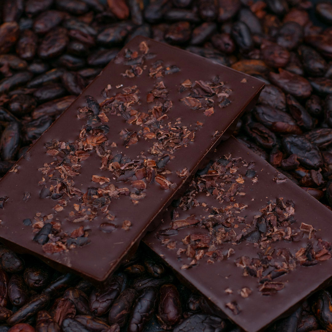 TABLETA DE CHOCOLATE CON NIBS DE CACAO