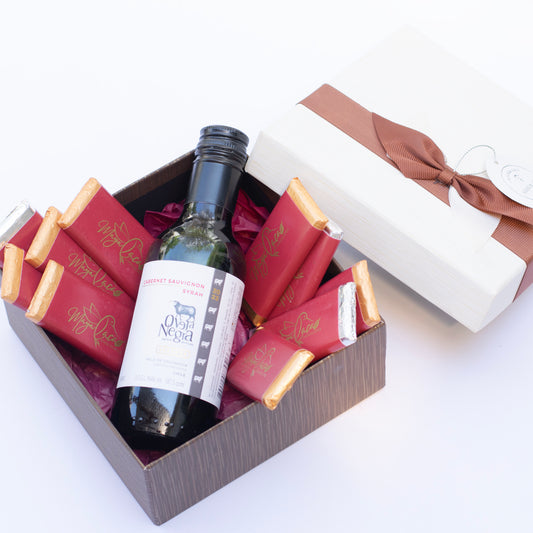 Z CAJA DE MINITABLETAS Y VINO
